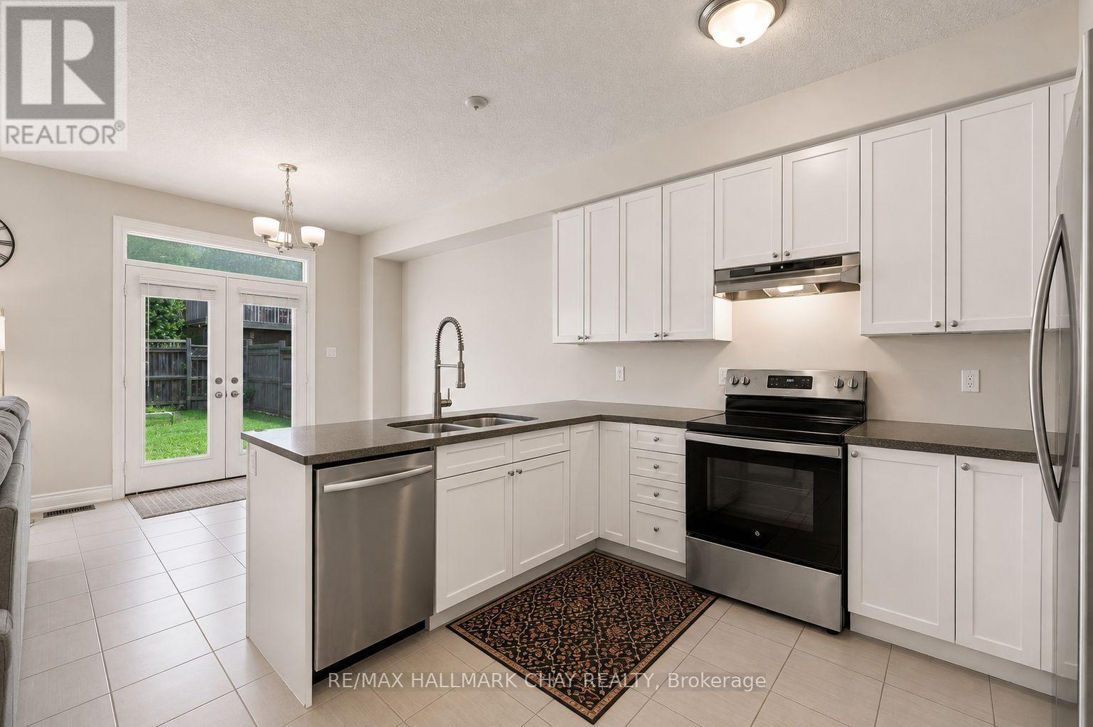 23 Nathan Crescent, Barrie (Painswick South), Ontario  L4N 0S5 - Photo 11 - S13691474