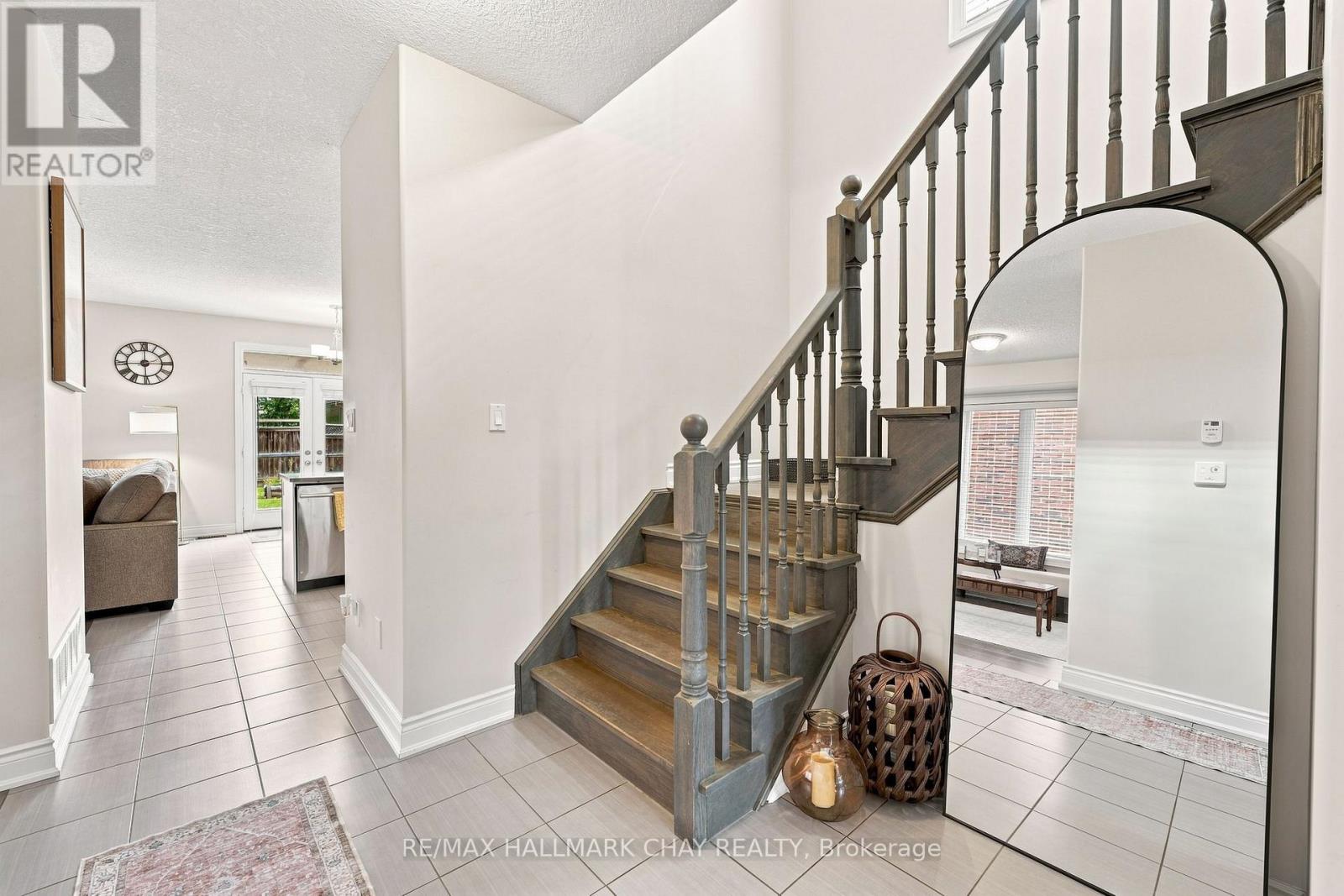 23 Nathan Crescent, Barrie (Painswick South), Ontario  L4N 0S5 - Photo 8 - S13691474