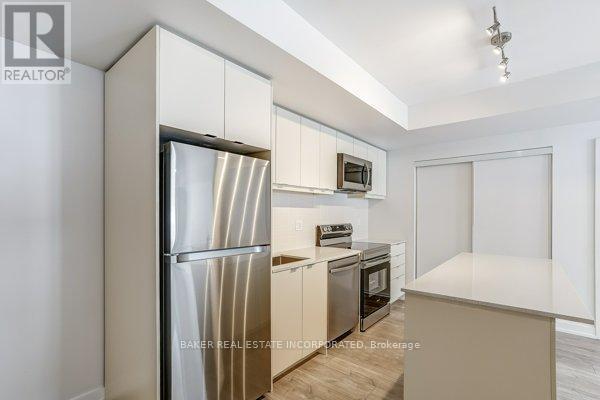 111 - 39 FARMSTEAD ROAD, Toronto, Ontario