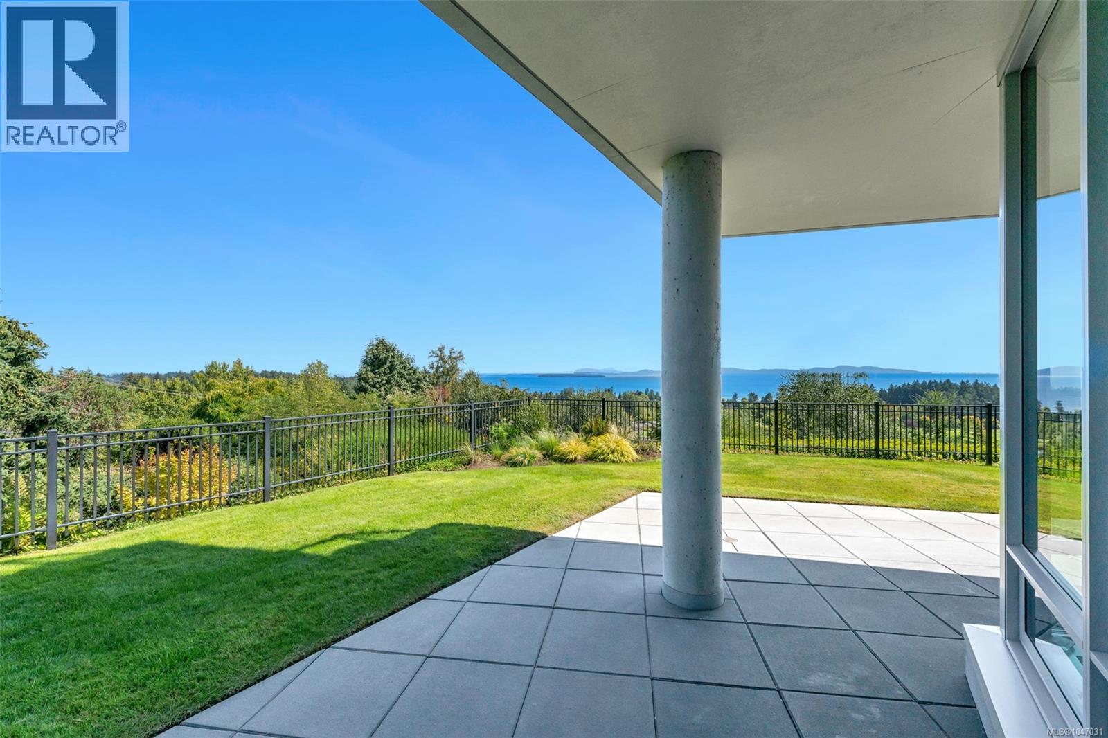 103 5388 Hill Rise Terr, Saanich, British Columbia  V8Y 3K3 - Photo 42 - 1047031