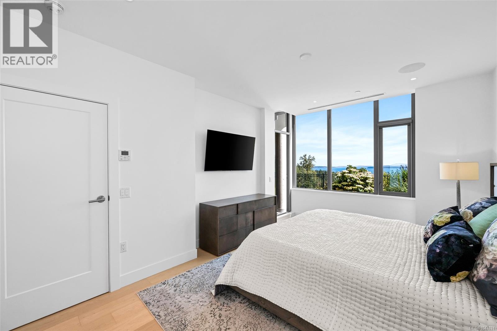 103 5388 Hill Rise Terr, Saanich, British Columbia  V8Y 3K3 - Photo 34 - 1047031