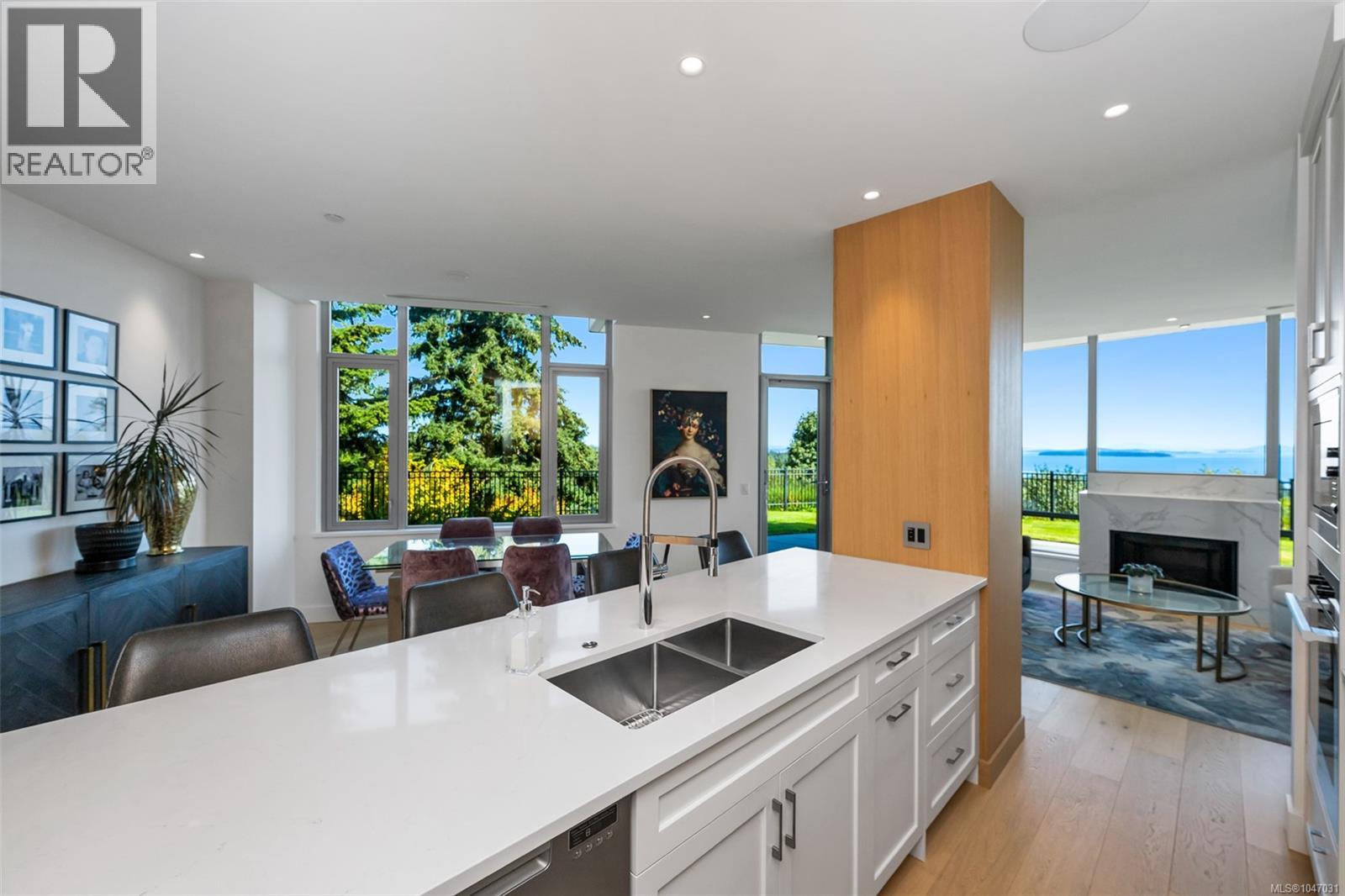 103 5388 Hill Rise Terr, Saanich, British Columbia  V8Y 3K3 - Photo 16 - 1047031