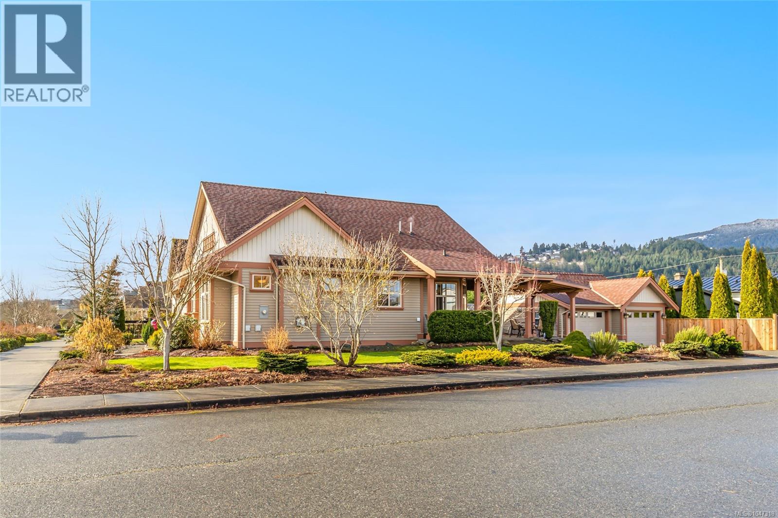 421 Poets Trail Dr, Nanaimo, British Columbia  V9R 7B1 - Photo 1 - 1047318