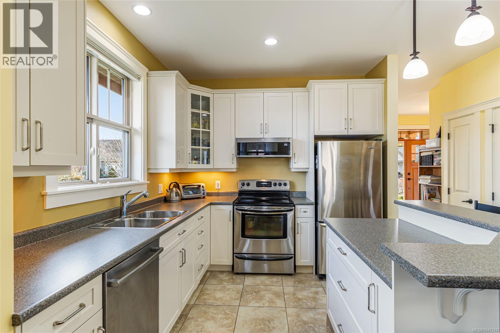 421 Poets Trail Dr, Nanaimo, British Columbia  V9R 7B1 - Photo 10 - 1047318