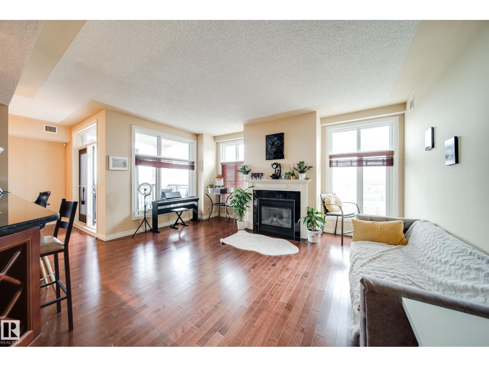 #1301 9020 Jasper Av NW, Edmonton, Alberta  T5H 3S8 - Photo 2 - E4504476