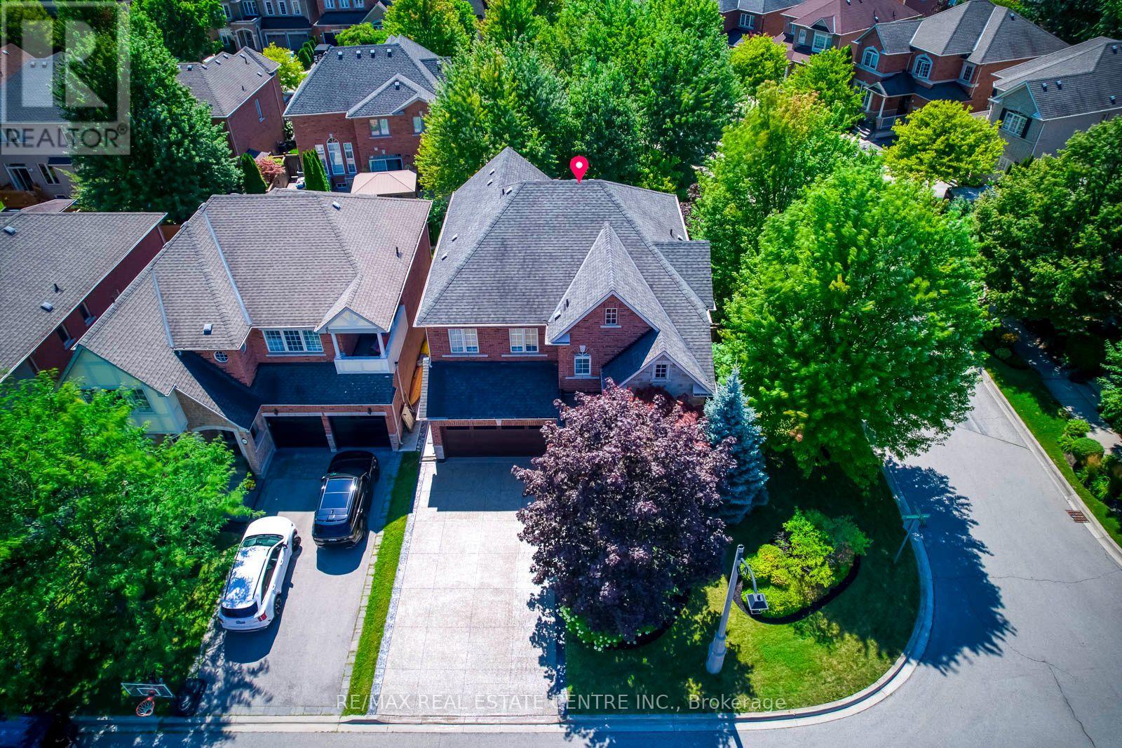 290 DUSKYWING WAY, Oakville, Ontario