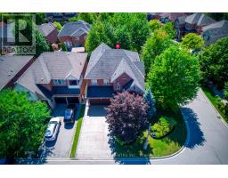 290 DUSKYWING WAY, Oakville, Ontario