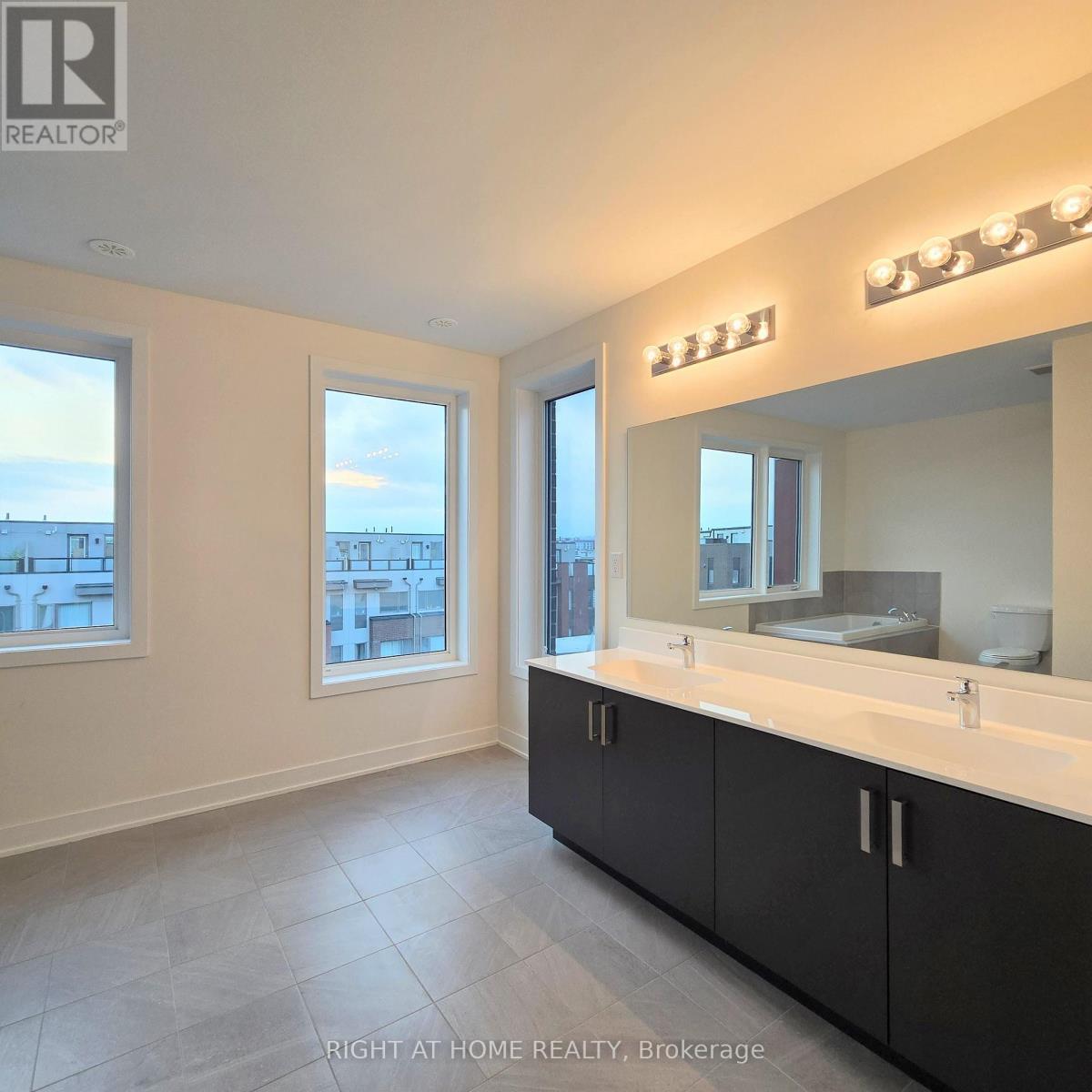 #upper Unit - 137 Frederick Tisdale Drive, Toronto, Ontario M3K 2B8 - Photo 24 - W13691494