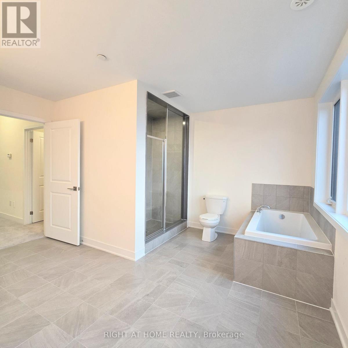#upper Unit - 137 Frederick Tisdale Drive, Toronto, Ontario M3K 2B8 - Photo 26 - W13691494