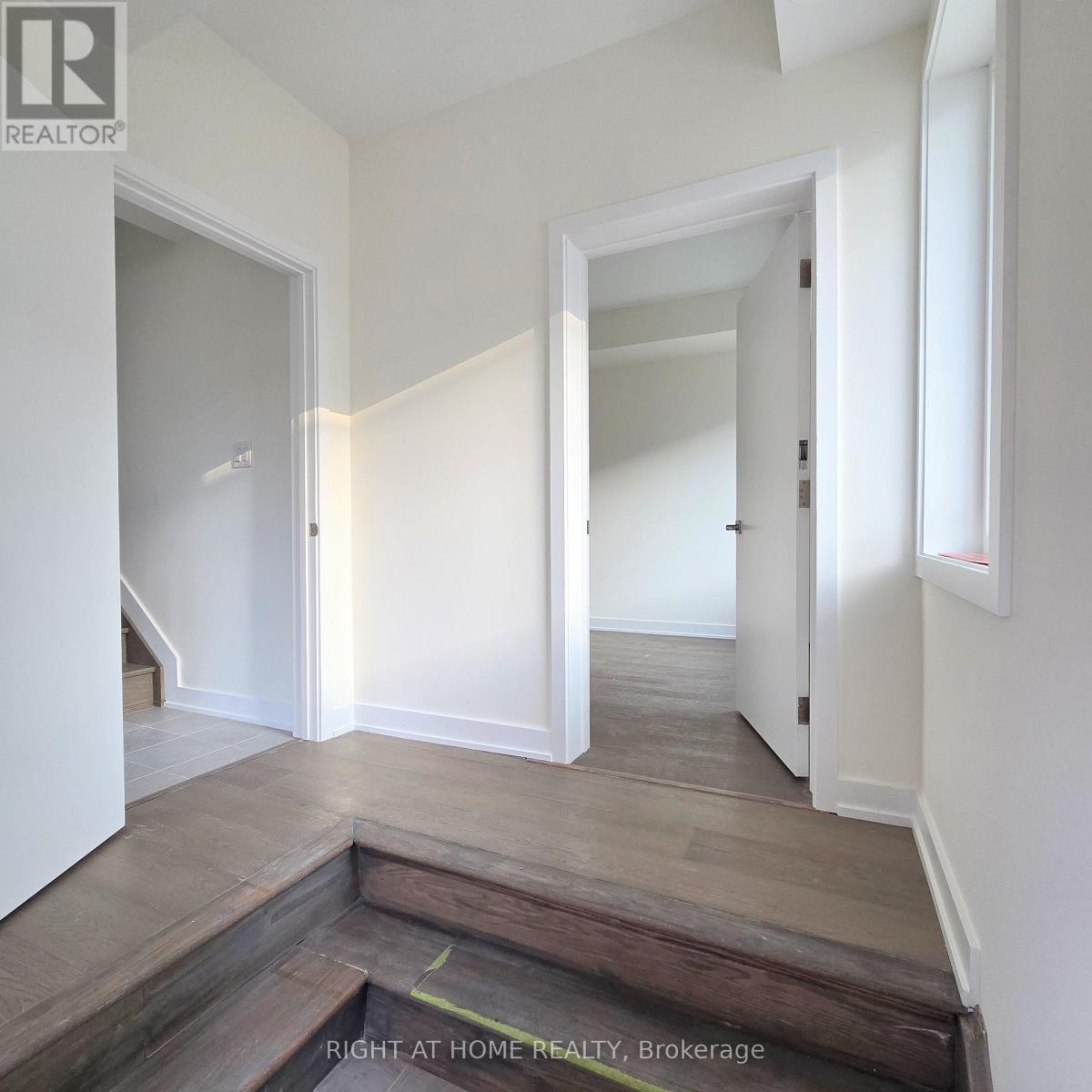 #upper Unit - 137 Frederick Tisdale Drive, Toronto, Ontario M3K 2B8 - Photo 3 - W13691494