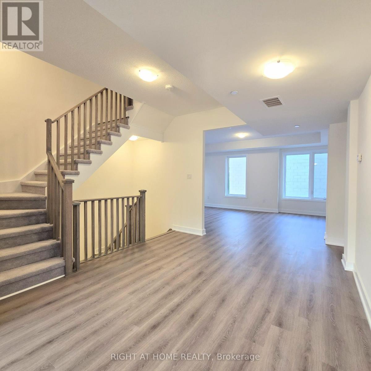 #upper Unit - 137 Frederick Tisdale Drive, Toronto, Ontario M3K 2B8 - Photo 4 - W13691494