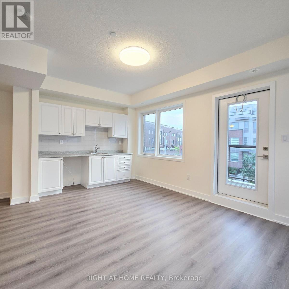 #upper Unit - 137 Frederick Tisdale Drive, Toronto, Ontario M3K 2B8 - Photo 8 - W13691494