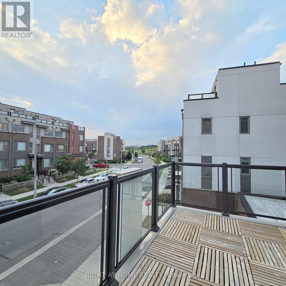 #upper Unit - 137 Frederick Tisdale Drive, Toronto, Ontario M3K 2B8 - Photo 9 - W13691494