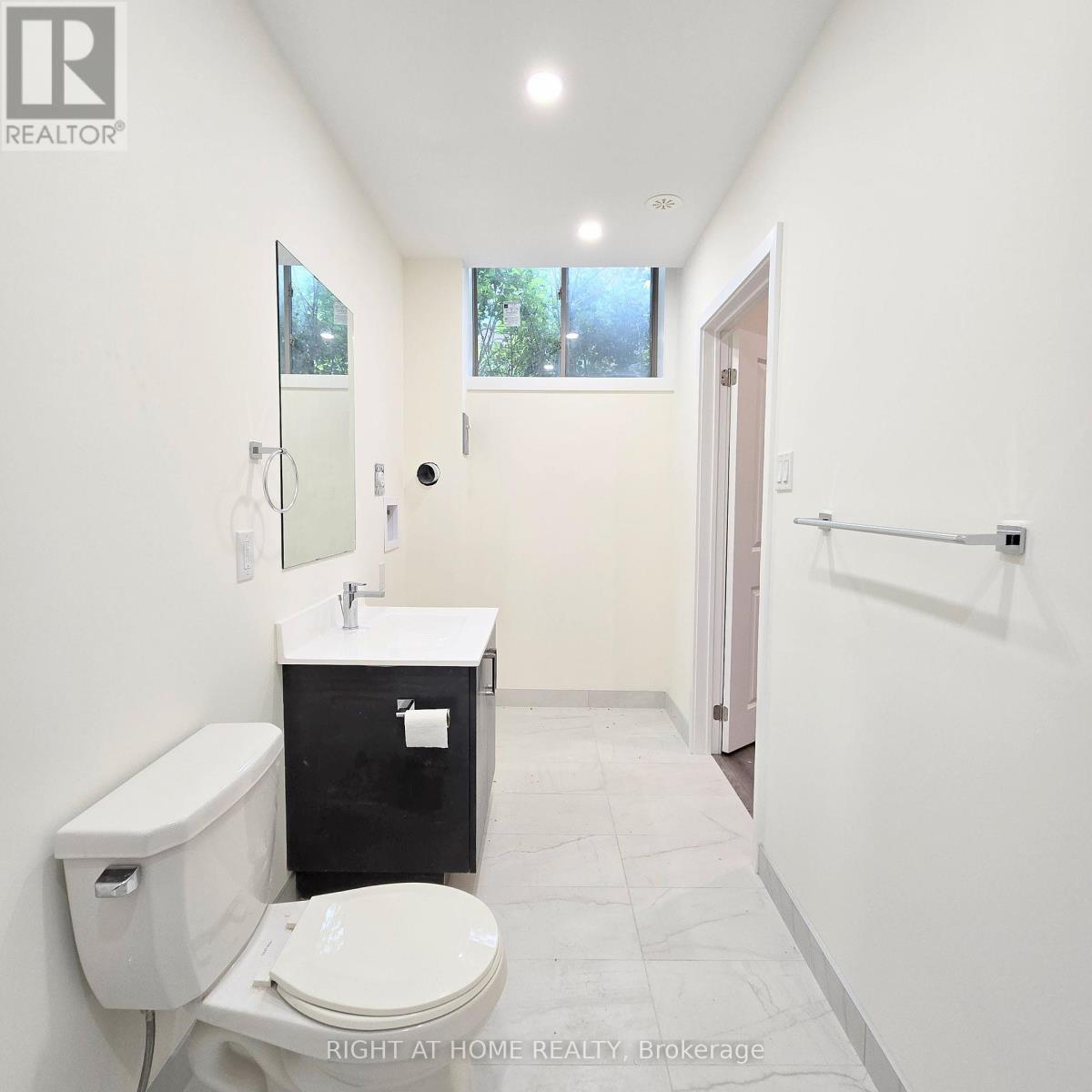 #lower/main Unit - 137 Frederick Tisdale Drive, Toronto, Ontario  M3K 2B8 - Photo 18 - W13691512