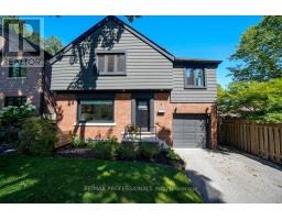 4 WINSTON GROVE, Toronto, Ontario