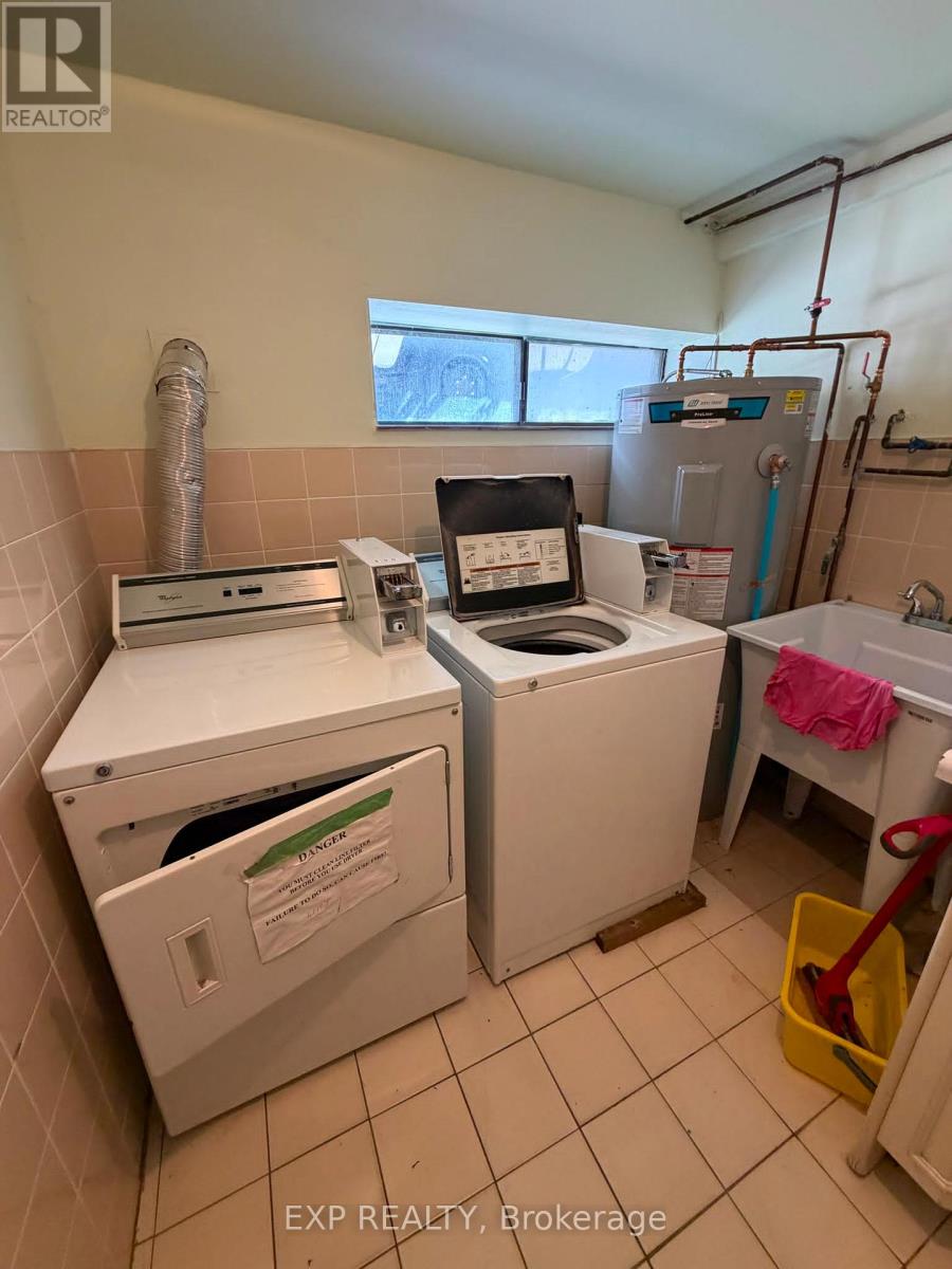 4 - 677 Durie Street, Toronto, Ontario  M6S 3H4 - Photo 16 - W13447786