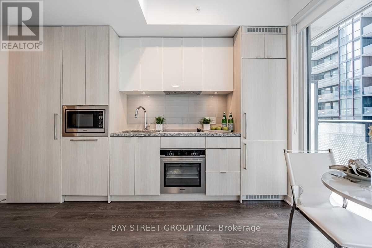 2208 - 115 Blue Jays Way, Toronto, Ontario  M5V 0N4 - Photo 3 - C13690778