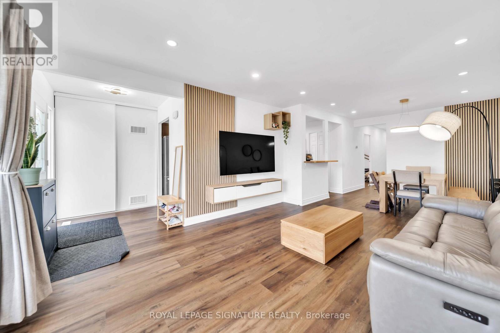 UPPER - 702 LEEDER COURT, Newmarket, Ontario