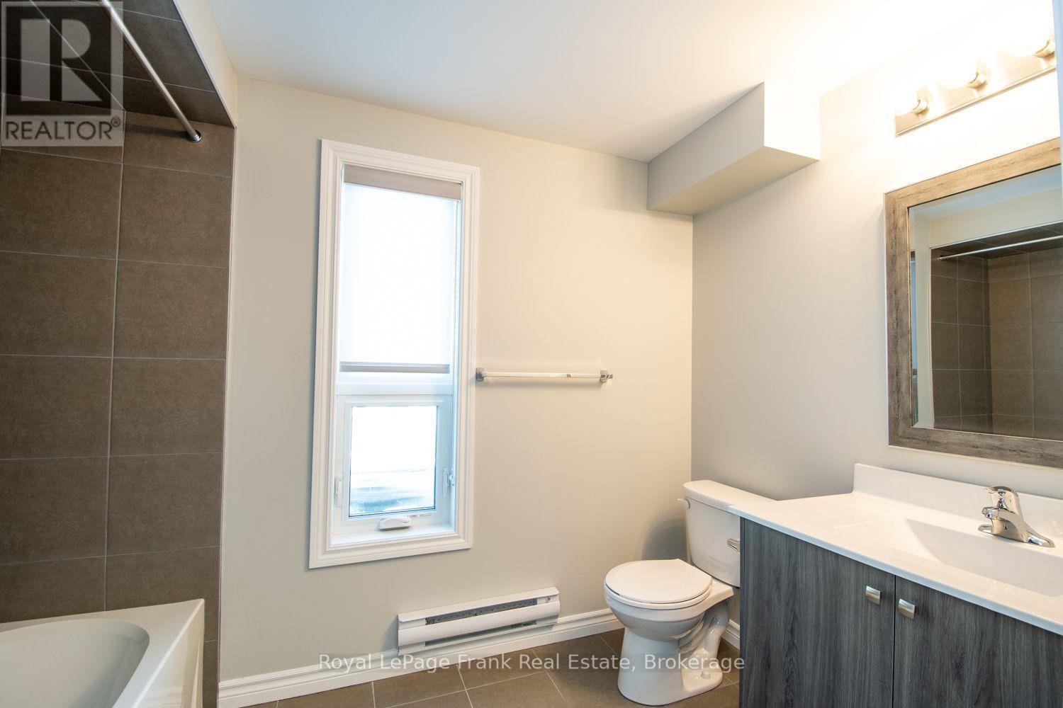 302 - 143 Bloor Street W, Oshawa, Ontario  L1J 1P5 - Photo 7 - E13691338