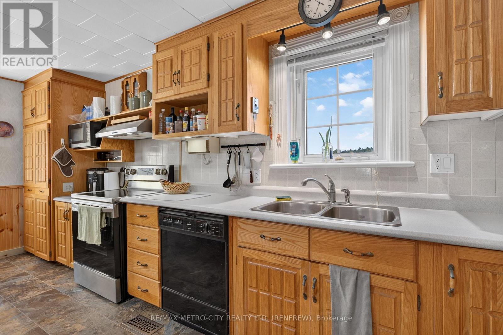 293 Queen Street, Bonnechere Valley, Ontario  K0J 1T0 - Photo 16 - X13690610