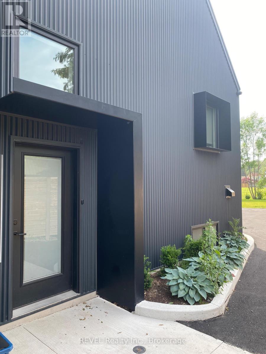 Unit 3 - 5361 Valley Way, Niagara Falls, Ontario  L2E 1X5 - Photo 3 - X13430846