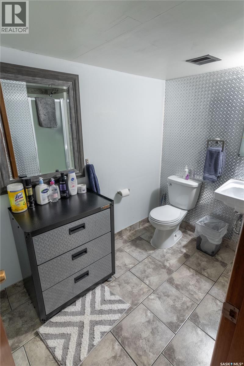 3708 Lakeview Avenue, Regina, Saskatchewan  S4S 1H5 - Photo 18 - SK045977