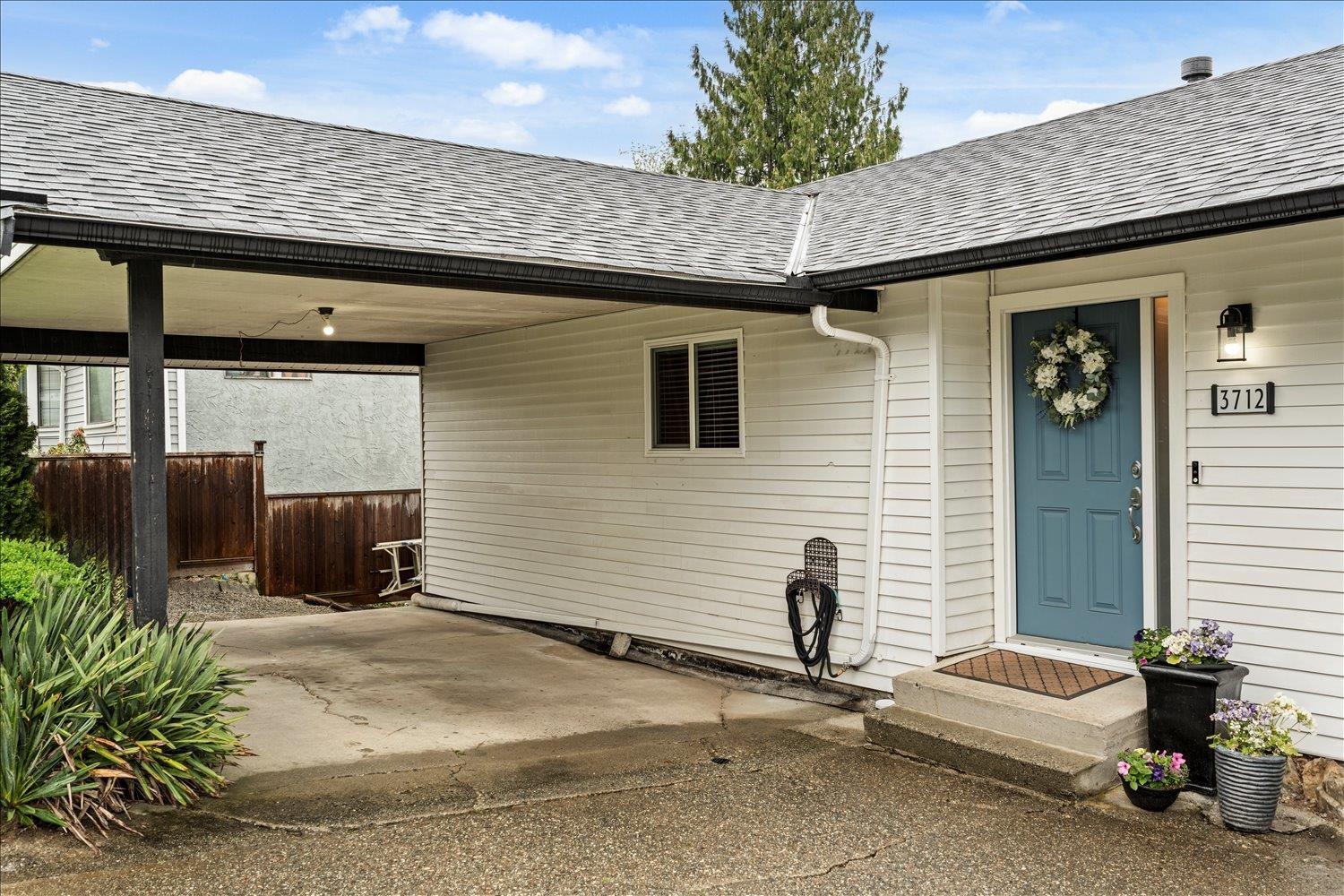 3712 Old Clayburn Road, Abbotsford, British Columbia V3G 1H6 - Photo 3 - R3156178