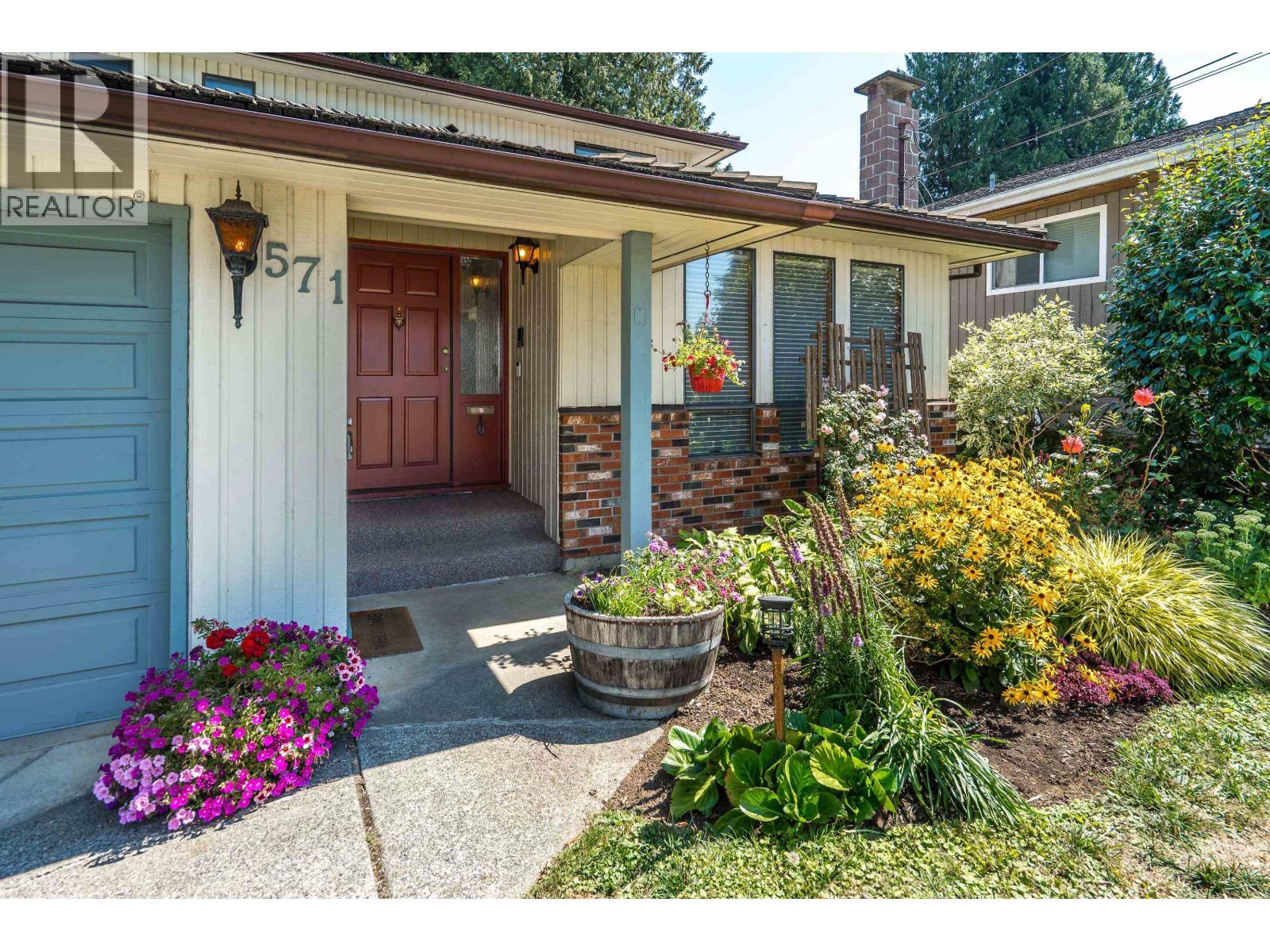 571 Berry Street, Coquitlam, British Columbia  V3J 5T5 - Photo 4 - R3156042