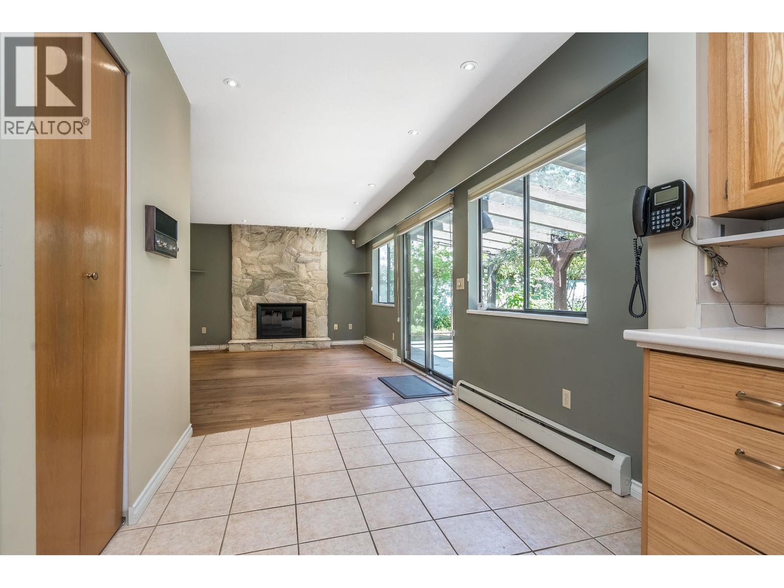 571 Berry Street, Coquitlam, British Columbia  V3J 5T5 - Photo 23 - R3156042