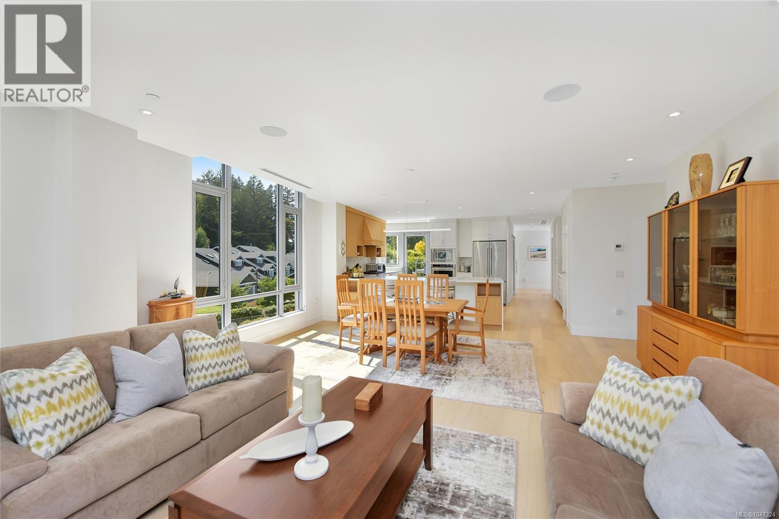 406 5388 Hill Rise Terr, Saanich, British Columbia  V8Y 3K2 - Photo 8 - 1047324