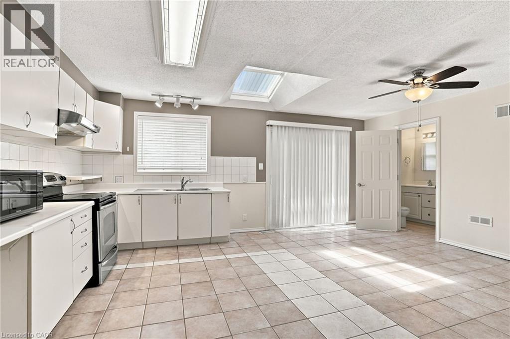 24 Hill Street, Hamilton, Ontario  L8P 1W7 - Photo 11 - 40856646