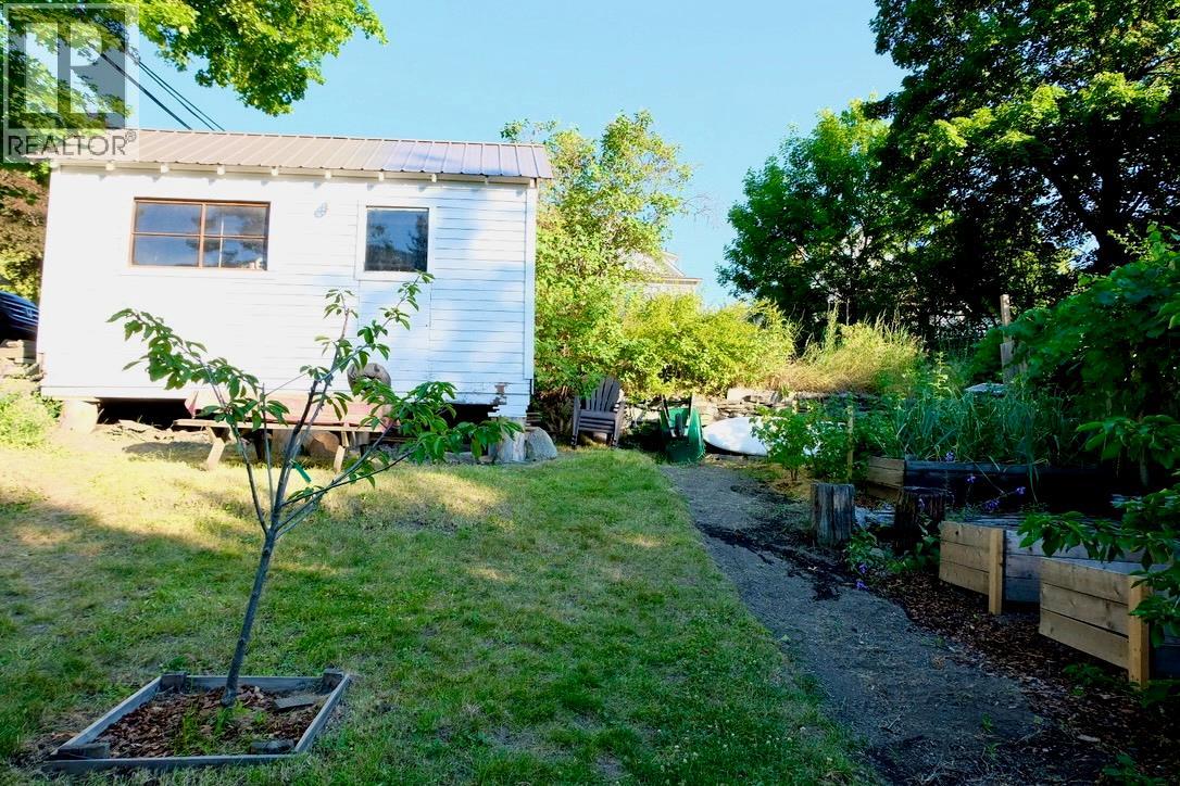 824 Silica Street, Nelson, British Columbia  V1L 4N6 - Photo 11 - 10394681
