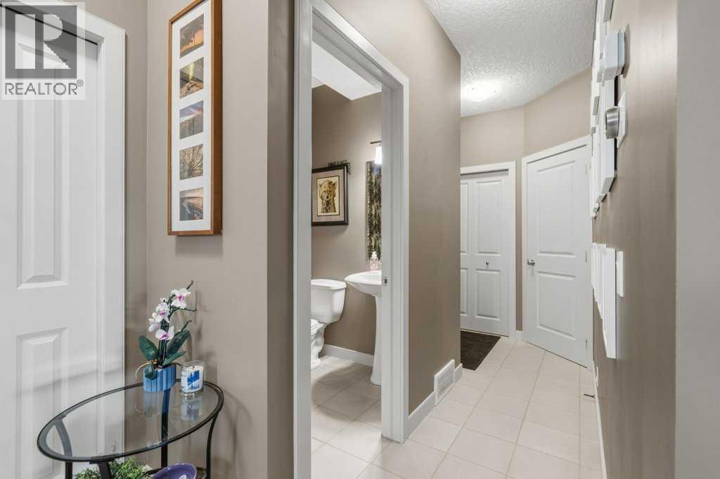 69 Everhollow Avenue SW, Calgary, Alberta  T2Y 0A9 - Photo 21 - A2337317