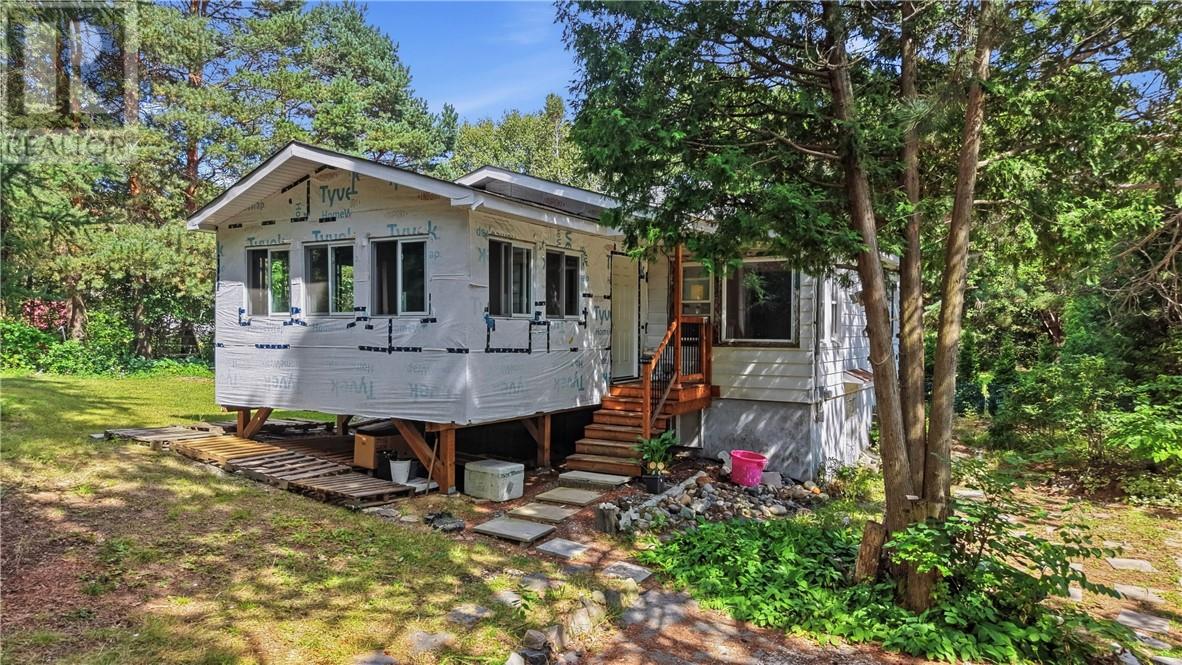 690 PEARSON Drive, Sudbury, Ontario