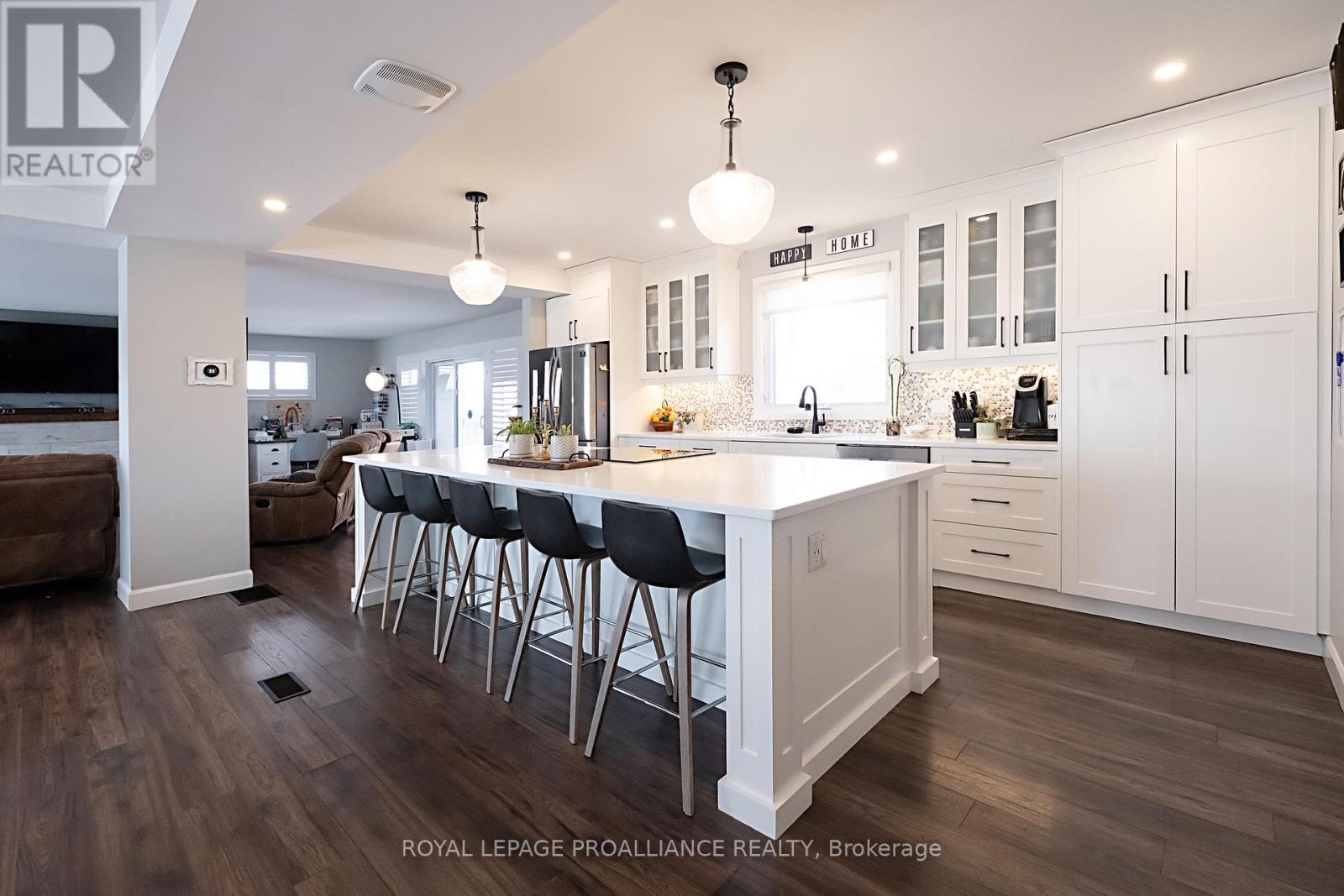 306 Dundas Street W, Quinte West, Ontario  K8V 3S3 - Photo 11 - X13137408