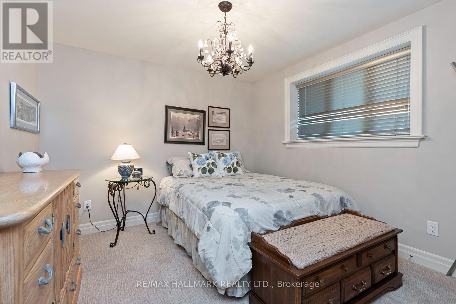 25 Queensborough Crescent, Toronto, Ontario  M9R 1A1 - Photo 31 - W13564258