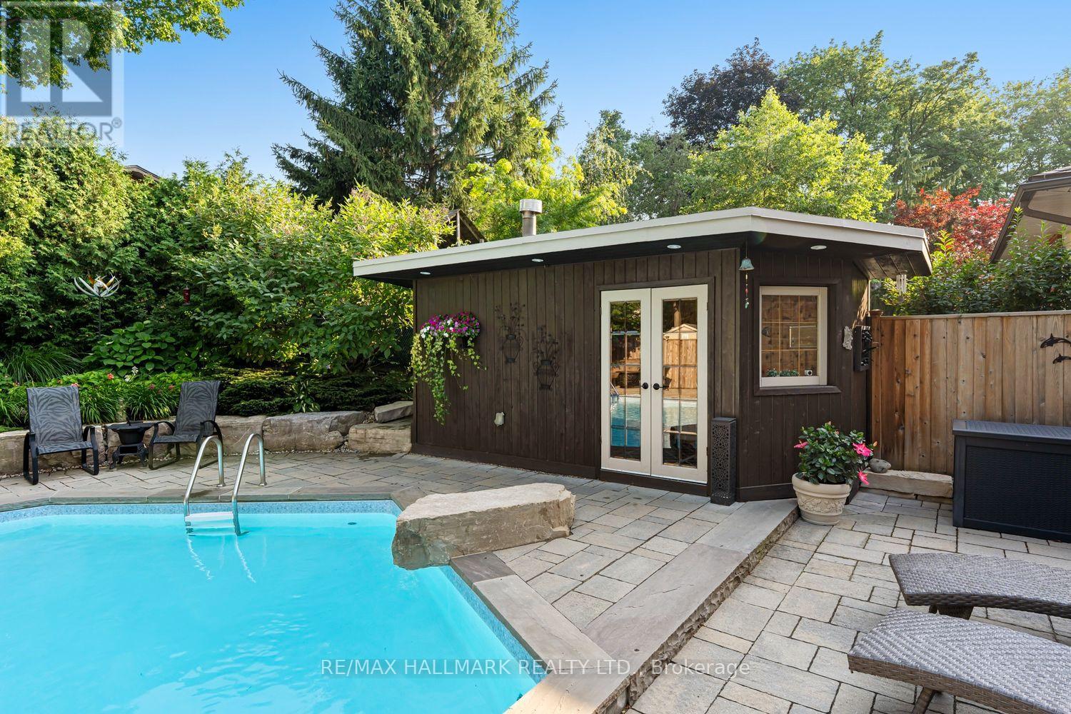 25 Queensborough Crescent, Toronto, Ontario  M9R 1A1 - Photo 41 - W13564258