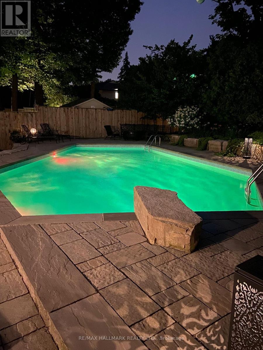 25 Queensborough Crescent, Toronto, Ontario  M9R 1A1 - Photo 46 - W13564258