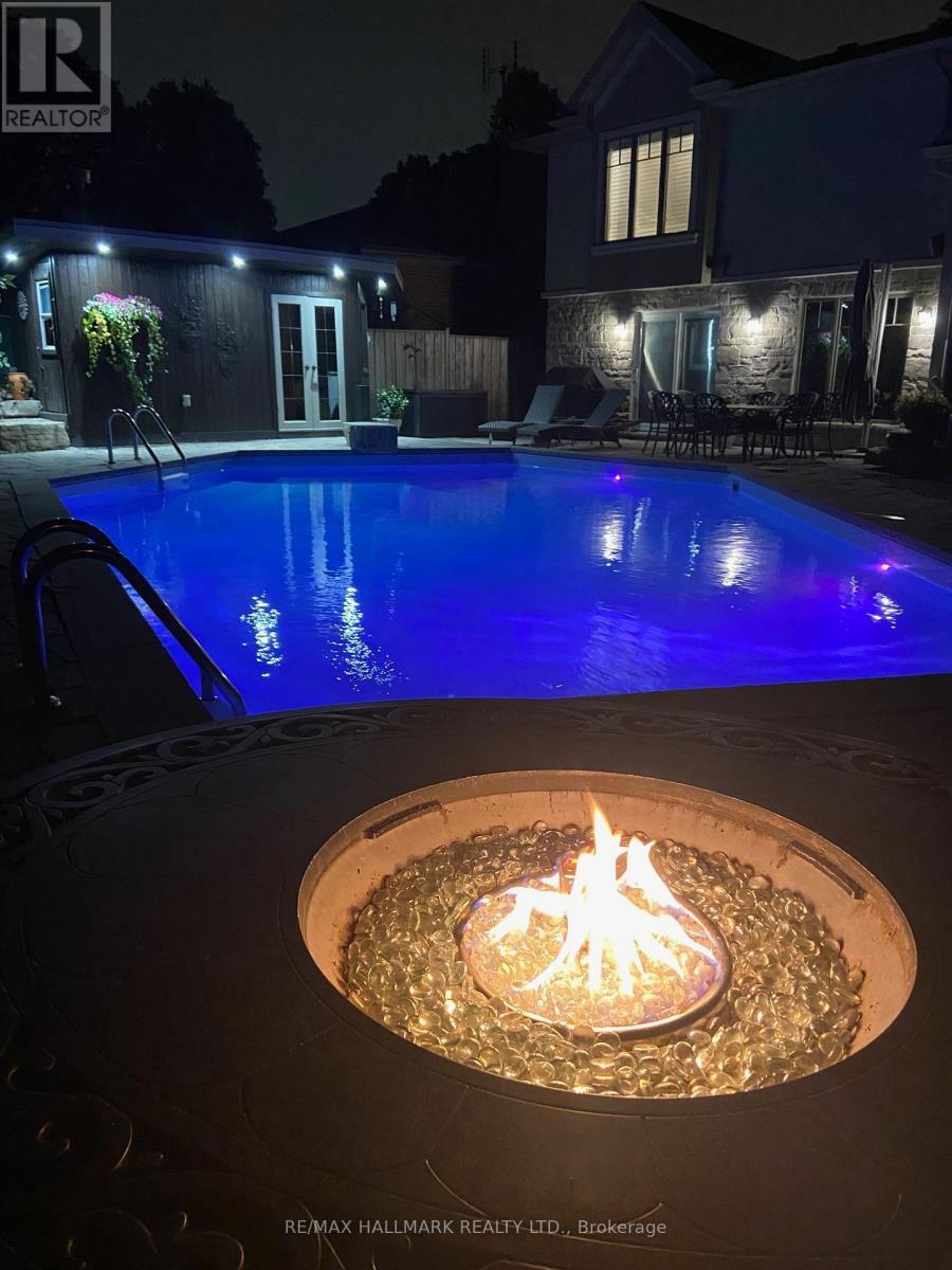 25 Queensborough Crescent, Toronto, Ontario  M9R 1A1 - Photo 48 - W13564258