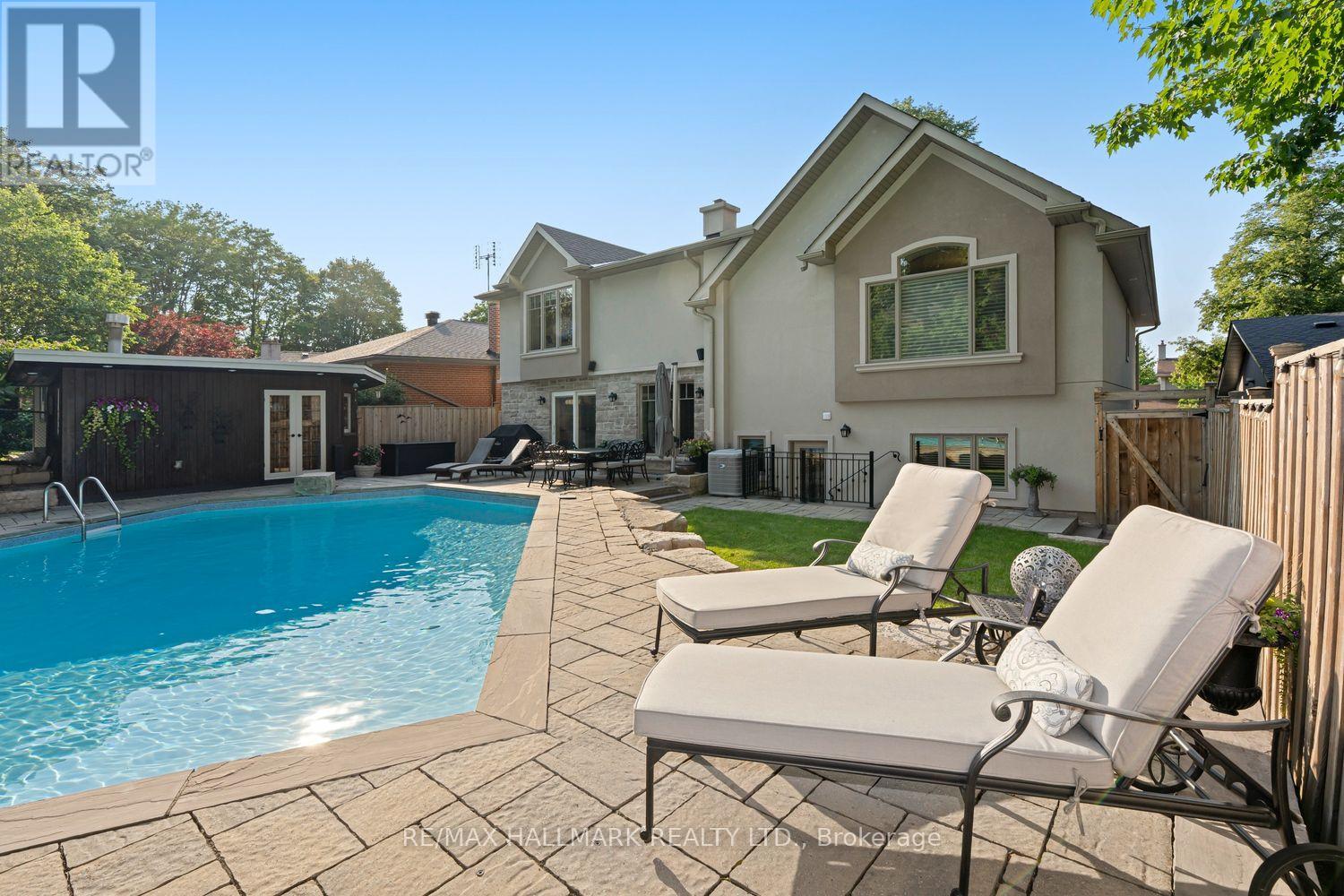 25 Queensborough Crescent, Toronto, Ontario  M9R 1A1 - Photo 39 - W13564258