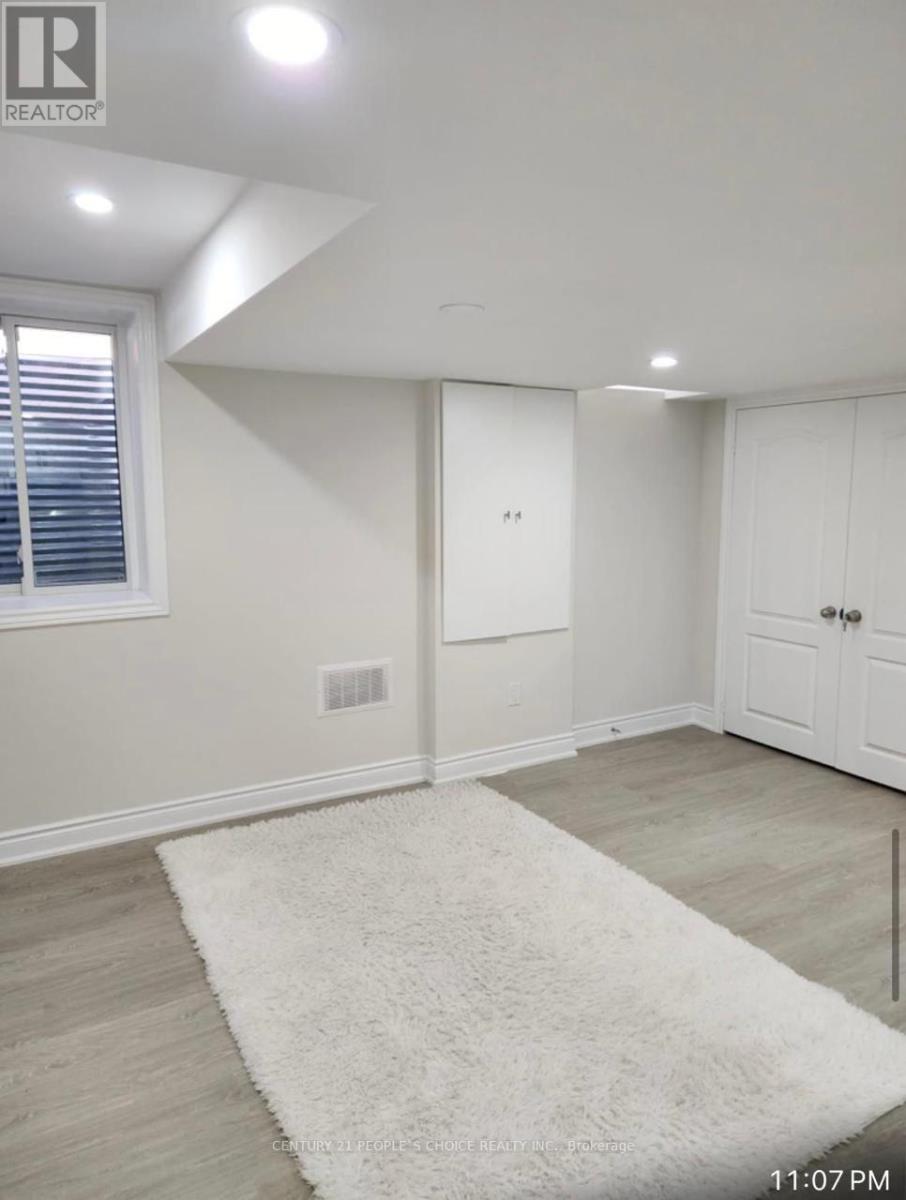 Bsmt - 7 Humberstone Crescent, Brampton, Ontario  L7A 4C3 - Photo 3 - W13691058