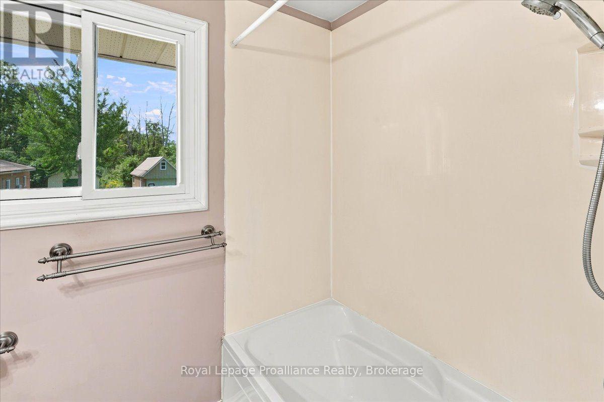 171 Aikins Road, Quinte West, Ontario  K8N 4Z2 - Photo 12 - X13691754