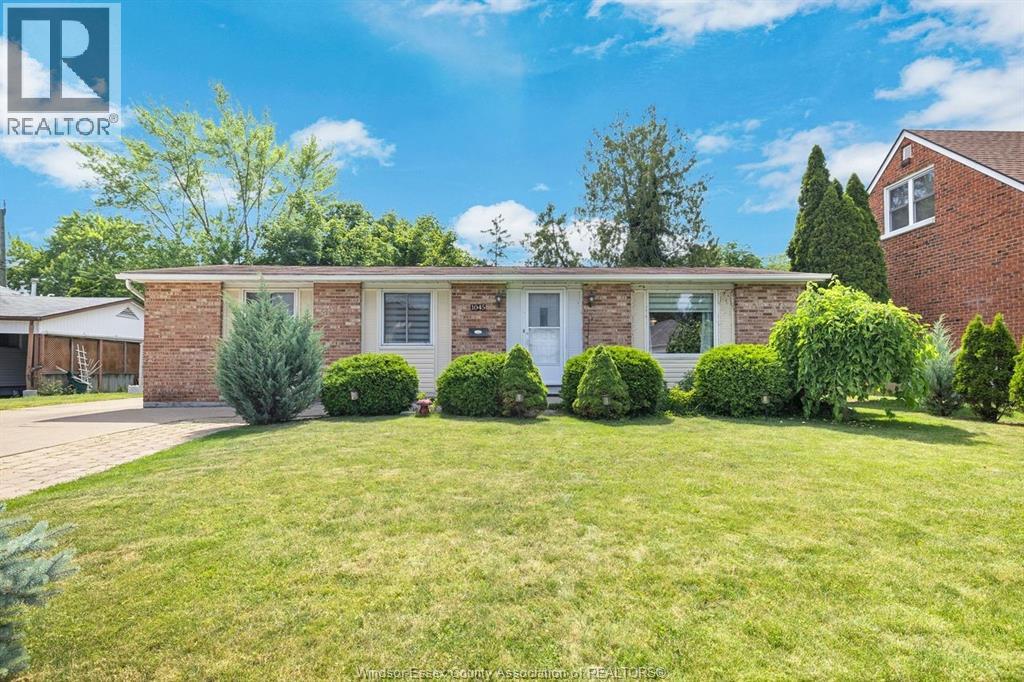 1045 REEDMERE ROAD, Windsor, Ontario