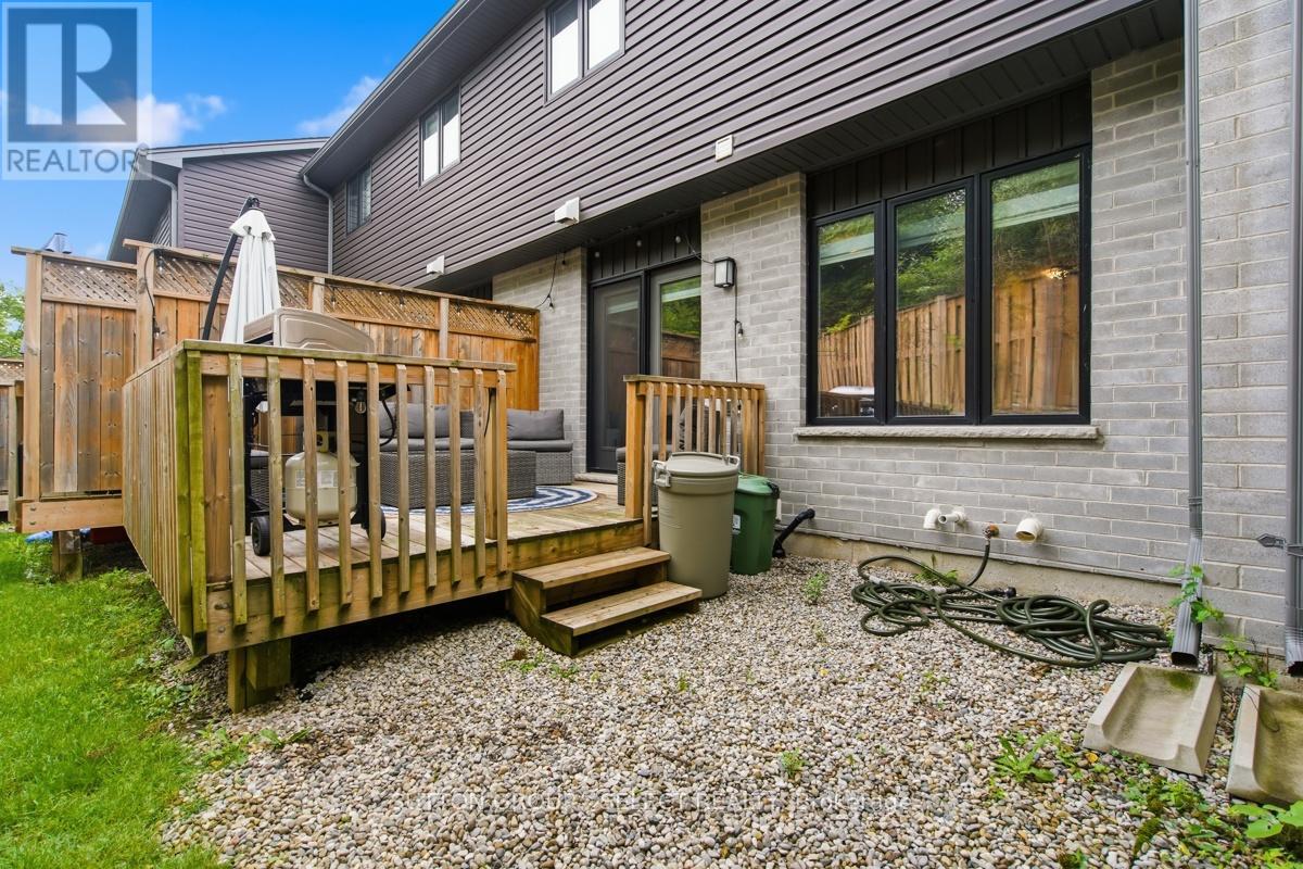 21 - 1110 Meadowlark Ridge, London South, Ontario  N6M 0H4 - Photo 36 - X13691836