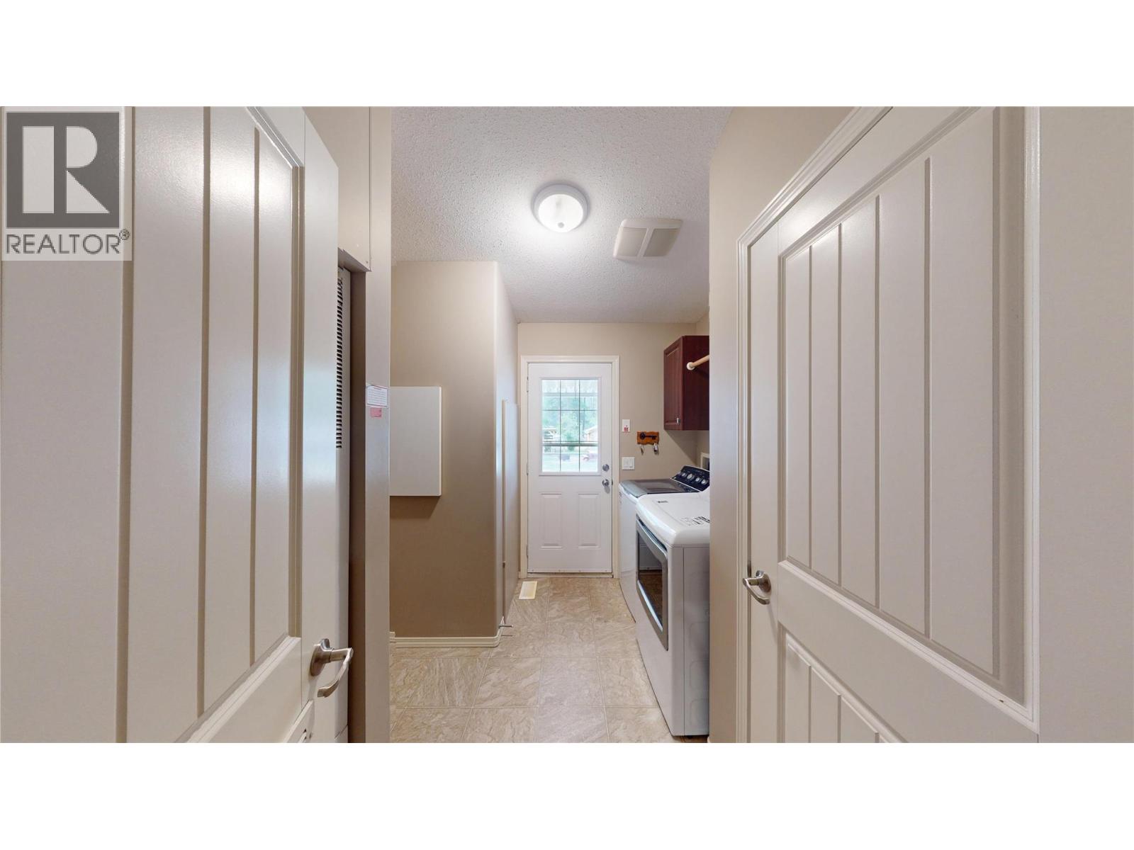 6311 Ash Road, Wasa, British Columbia  V0B 2K0 - Photo 25 - 10396955