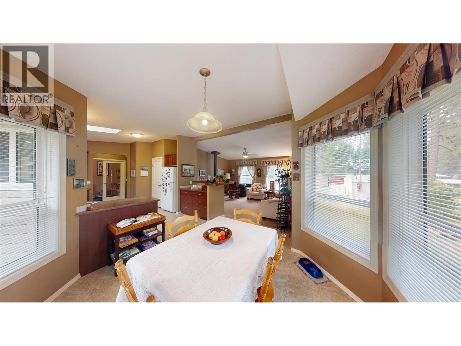 6311 Ash Road, Wasa, British Columbia  V0B 2K0 - Photo 10 - 10396955