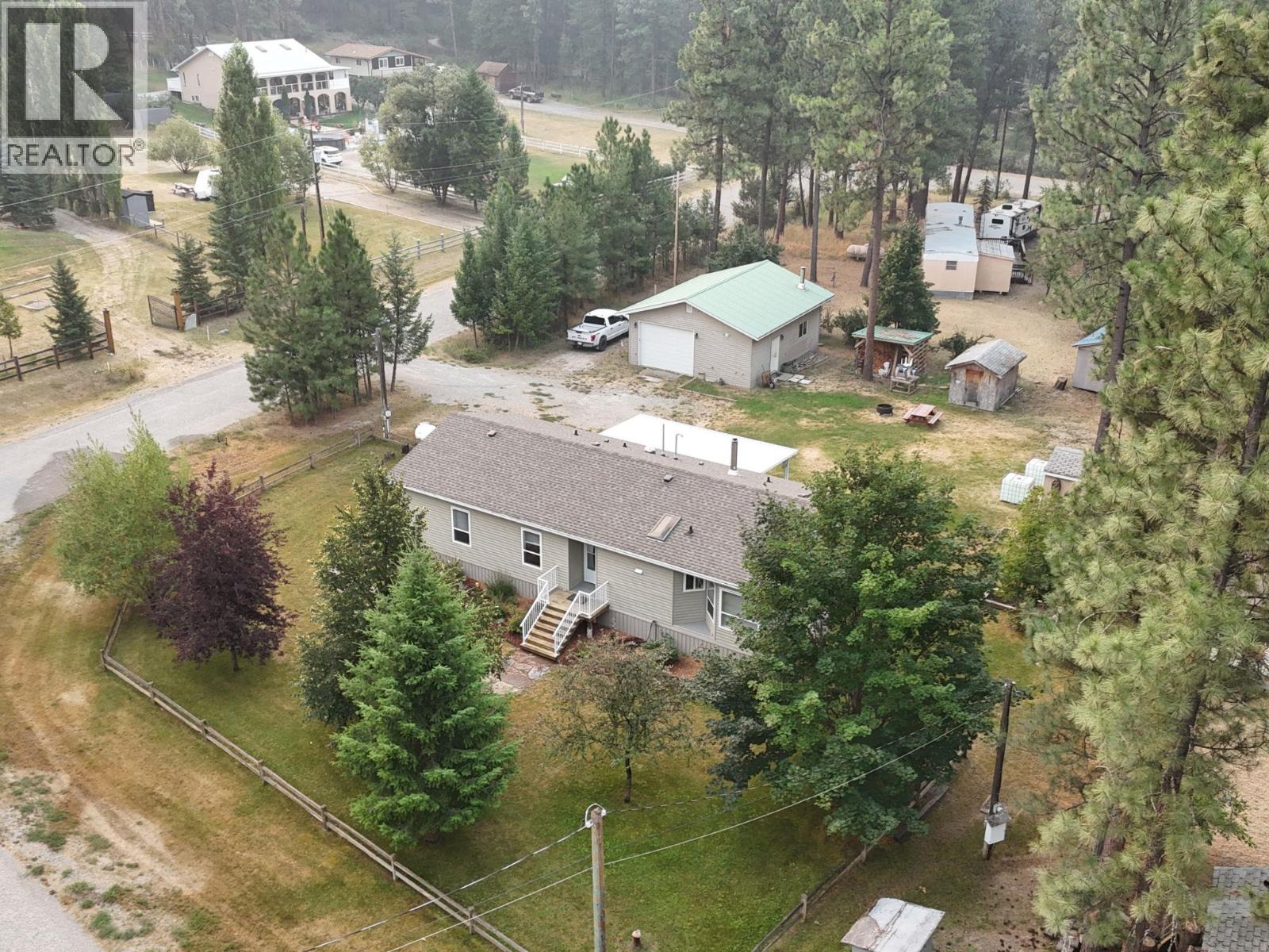 6311 Ash Road, Wasa, British Columbia  V0B 2K0 - Photo 3 - 10396955