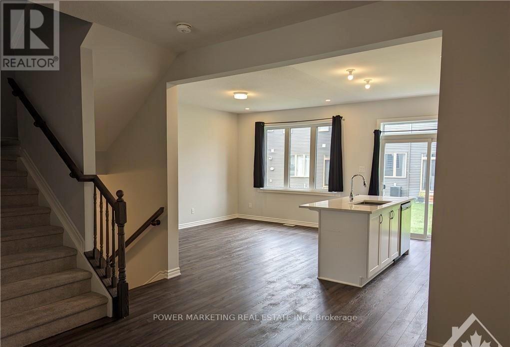671 Allied Mews, Ottawa, Ontario  K2S 2Z6 - Photo 3 - X13691840
