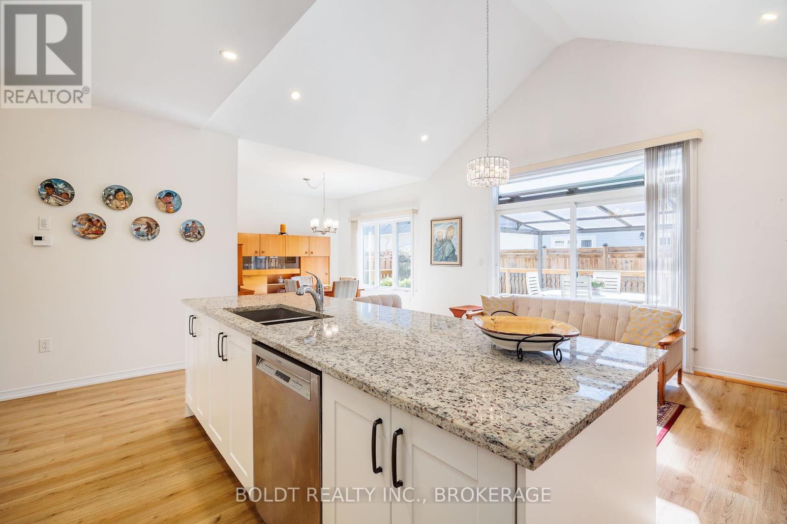 35 Cosmopolitan Common, St. Catharines, Ontario  L2M 0B8 - Photo 7 - X13691738