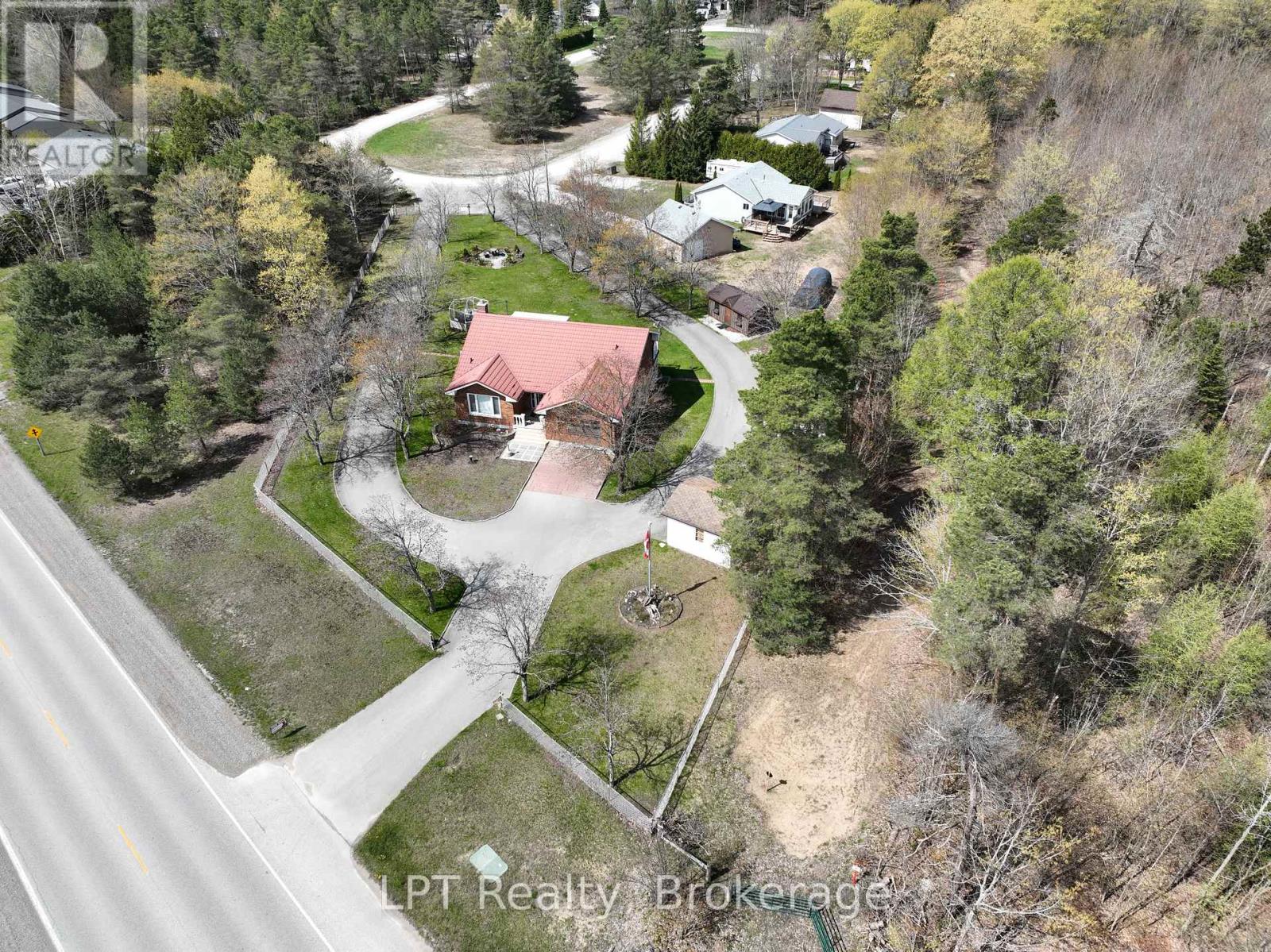 58 Allister Place, South Bruce Peninsula, Ontario N0H 2T0 - Photo 2 - X13001526